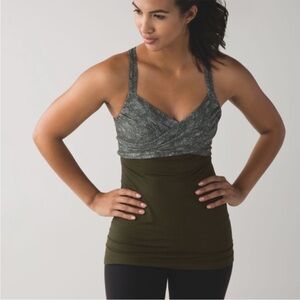 Lululemon Wrap It Up Tank Jazzy White Gator Green / Gator
Green